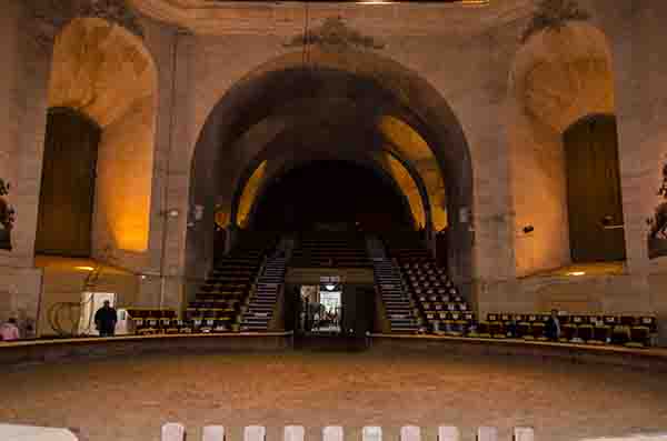 Francia - Chantilly 32 - Grandes Caballerizas y museo del Caballo.jpg